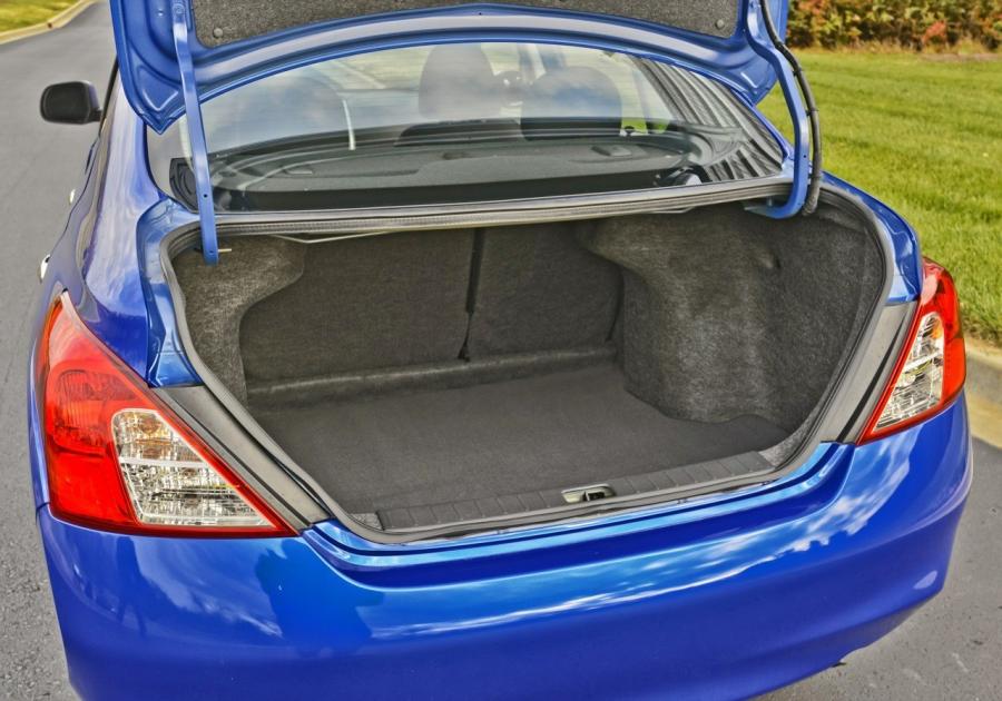  Nissan Versa Sedan 2014 года  (фото 3 из 22)